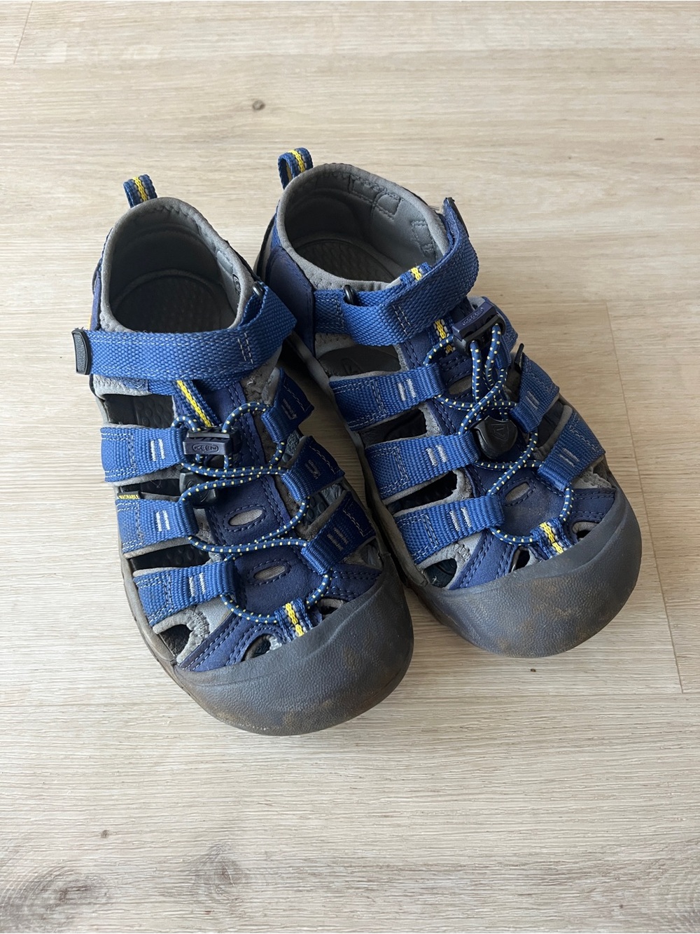 Keens sandals size 3